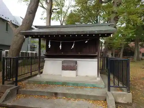 下石原八幡神社の末社・摂社