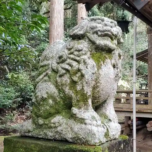 高爪神社の狛犬