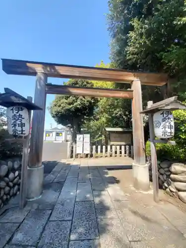 伊勢神社の鳥居
