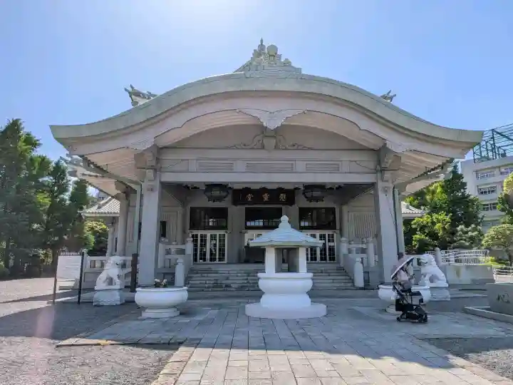 東京都慰霊堂の{uncategorized: "未分類", other: "その他", undefined: "問題あり", building: "その他建物", grave: "お墓", sacred_gate: "鳥居", guardian: "狛犬", statue: "像", buddha: "仏像", history: "歴史", nature: "自然", garden: "庭園", animal: "動物", pagoda: "塔", temizu: "手水舎", mountain_gate: "山門・神門", sanctuary: "本殿・本堂", subordinate: "末社・摂社", art: "芸術", scenery: "景色", jizo: "地蔵", ema: "絵馬", goshuin: "御朱印", omikuji: "おみくじ", items: "授与品その他", amulet: "お守り", goshuincho: "御朱印帳", eats: "食事", festival: "お祭り", votive_dance: "神楽", shichigosan: "七五三参", wedding: "結婚式", experience: "体験その他", initially: "初詣", around: "周辺", anti_infection: "感染症対策"}