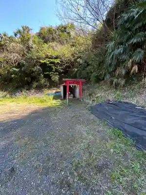 稲荷大明神の{uncategorized: "未分類", other: "その他", undefined: "問題あり", building: "その他建物", grave: "お墓", sacred_gate: "鳥居", guardian: "狛犬", statue: "像", buddha: "仏像", history: "歴史", nature: "自然", garden: "庭園", animal: "動物", pagoda: "塔", temizu: "手水舎", mountain_gate: "山門・神門", sanctuary: "本殿・本堂", subordinate: "末社・摂社", art: "芸術", scenery: "景色", jizo: "地蔵", ema: "絵馬", goshuin: "御朱印", omikuji: "おみくじ", items: "授与品その他", amulet: "お守り", goshuincho: "御朱印帳", eats: "食事", festival: "お祭り", votive_dance: "神楽", shichigosan: "七五三参", wedding: "結婚式", experience: "体験その他", initially: "初詣", around: "周辺", anti_infection: "感染症対策"}