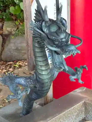 素鵞神社の{uncategorized: "未分類", other: "その他", undefined: "問題あり", building: "その他建物", grave: "お墓", sacred_gate: "鳥居", guardian: "狛犬", statue: "像", buddha: "仏像", history: "歴史", nature: "自然", garden: "庭園", animal: "動物", pagoda: "塔", temizu: "手水舎", mountain_gate: "山門・神門", sanctuary: "本殿・本堂", subordinate: "末社・摂社", art: "芸術", scenery: "景色", jizo: "地蔵", ema: "絵馬", goshuin: "御朱印", omikuji: "おみくじ", items: "授与品その他", amulet: "お守り", goshuincho: "御朱印帳", eats: "食事", festival: "お祭り", votive_dance: "神楽", shichigosan: "七五三参", wedding: "結婚式", experience: "体験その他", initially: "初詣", around: "周辺", anti_infection: "感染症対策"}