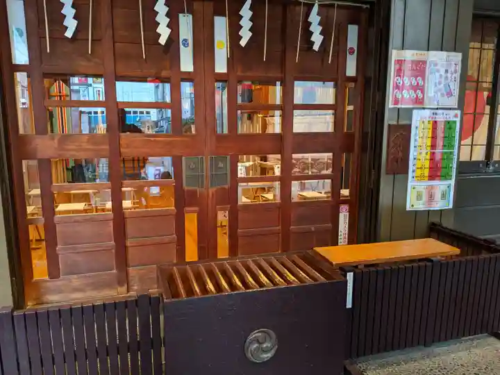 烏森神社の本殿・本堂