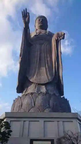 東本願寺本廟 牛久浄苑（牛久大仏）の仏像