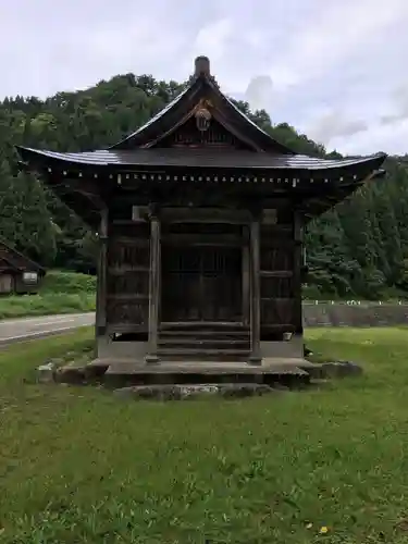 十二神社の本殿