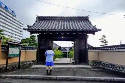 海音寺の山門・神門