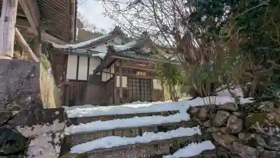 香照寺の{uncategorized: "未分類", other: "その他", undefined: "問題あり", building: "その他建物", grave: "お墓", sacred_gate: "鳥居", guardian: "狛犬", statue: "像", buddha: "仏像", history: "歴史", nature: "自然", garden: "庭園", animal: "動物", pagoda: "塔", temizu: "手水舎", mountain_gate: "山門・神門", sanctuary: "本殿・本堂", subordinate: "末社・摂社", art: "芸術", scenery: "景色", jizo: "地蔵", ema: "絵馬", goshuin: "御朱印", omikuji: "おみくじ", items: "授与品その他", amulet: "お守り", goshuincho: "御朱印帳", eats: "食事", festival: "お祭り", votive_dance: "神楽", shichigosan: "七五三参", wedding: "結婚式", experience: "体験その他", initially: "初詣", around: "周辺", anti_infection: "感染症対策"}