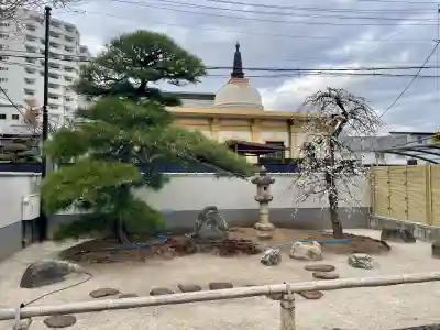 専西寺の{uncategorized: "未分類", other: "その他", undefined: "問題あり", building: "その他建物", grave: "お墓", sacred_gate: "鳥居", guardian: "狛犬", statue: "像", buddha: "仏像", history: "歴史", nature: "自然", garden: "庭園", animal: "動物", pagoda: "塔", temizu: "手水舎", mountain_gate: "山門・神門", sanctuary: "本殿・本堂", subordinate: "末社・摂社", art: "芸術", scenery: "景色", jizo: "地蔵", ema: "絵馬", goshuin: "御朱印", omikuji: "おみくじ", items: "授与品その他", amulet: "お守り", goshuincho: "御朱印帳", eats: "食事", festival: "お祭り", votive_dance: "神楽", shichigosan: "七五三参", wedding: "結婚式", experience: "体験その他", initially: "初詣", around: "周辺", anti_infection: "感染症対策"}