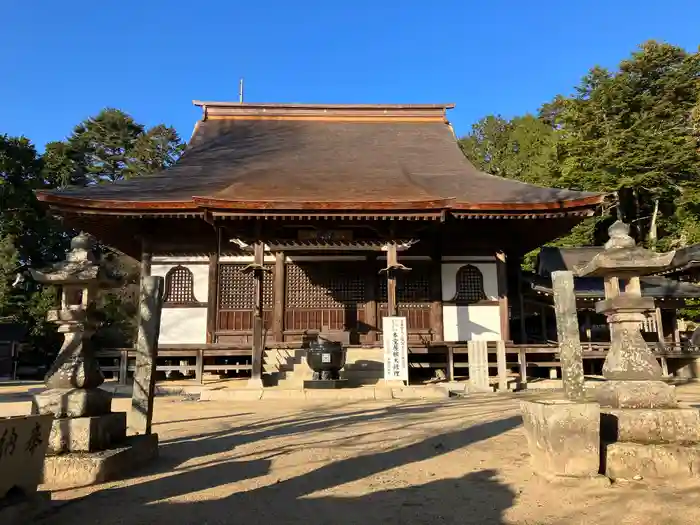 妙本寺の本殿