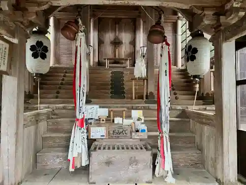 宇波西神社の本殿