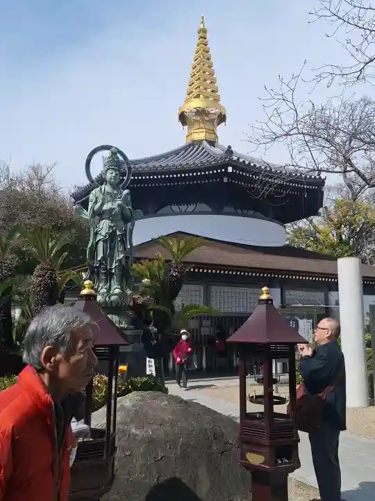 一心寺の{uncategorized: "未分類", other: "その他", undefined: "問題あり", building: "その他建物", grave: "お墓", sacred_gate: "鳥居", guardian: "狛犬", statue: "像", buddha: "仏像", history: "歴史", nature: "自然", garden: "庭園", animal: "動物", pagoda: "塔", temizu: "手水舎", mountain_gate: "山門・神門", sanctuary: "本殿・本堂", subordinate: "末社・摂社", art: "芸術", scenery: "景色", jizo: "地蔵", ema: "絵馬", goshuin: "御朱印", omikuji: "おみくじ", items: "授与品その他", amulet: "お守り", goshuincho: "御朱印帳", eats: "食事", festival: "お祭り", votive_dance: "神楽", shichigosan: "七五三参", wedding: "結婚式", experience: "体験その他", initially: "初詣", around: "周辺", anti_infection: "感染症対策"}