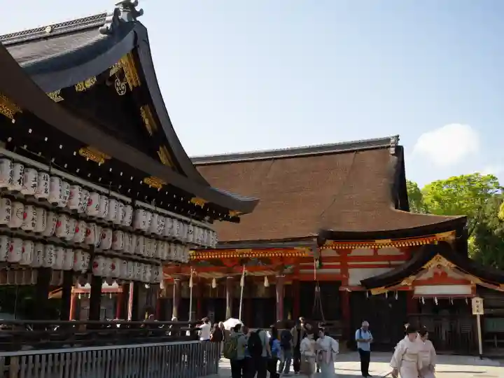 八坂神社(祇園さん)の{uncategorized: "未分類", other: "その他", undefined: "問題あり", building: "その他建物", grave: "お墓", sacred_gate: "鳥居", guardian: "狛犬", statue: "像", buddha: "仏像", history: "歴史", nature: "自然", garden: "庭園", animal: "動物", pagoda: "塔", temizu: "手水舎", mountain_gate: "山門・神門", sanctuary: "本殿・本堂", subordinate: "末社・摂社", art: "芸術", scenery: "景色", jizo: "地蔵", ema: "絵馬", goshuin: "御朱印", omikuji: "おみくじ", items: "授与品その他", amulet: "お守り", goshuincho: "御朱印帳", eats: "食事", festival: "お祭り", votive_dance: "神楽", shichigosan: "七五三参", wedding: "結婚式", experience: "体験その他", initially: "初詣", around: "周辺", anti_infection: "感染症対策"}