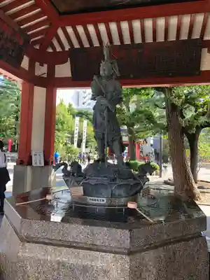 浅草寺の手水舎