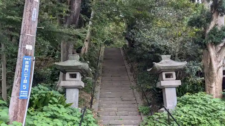 法華堂跡(源頼朝墓・北条義時墓)の景色