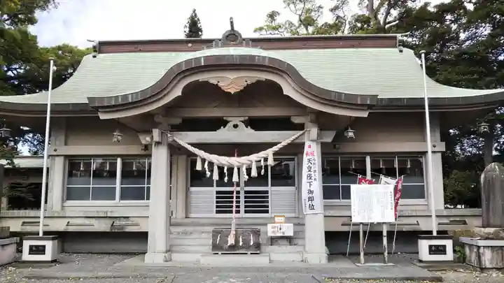 服織田神社の本殿・本堂