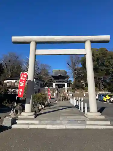 布施弁天 東海寺の鳥居