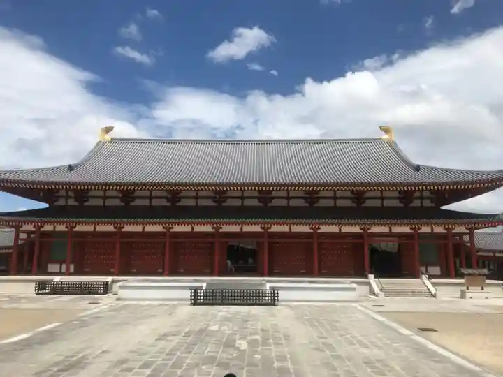 薬師寺の本殿・本堂