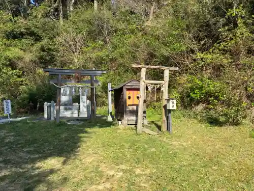 思金神社の{uncategorized: "未分類", other: "その他", undefined: "問題あり", building: "その他建物", grave: "お墓", sacred_gate: "鳥居", guardian: "狛犬", statue: "像", buddha: "仏像", history: "歴史", nature: "自然", garden: "庭園", animal: "動物", pagoda: "塔", temizu: "手水舎", mountain_gate: "山門・神門", sanctuary: "本殿・本堂", subordinate: "末社・摂社", art: "芸術", scenery: "景色", jizo: "地蔵", ema: "絵馬", goshuin: "御朱印", omikuji: "おみくじ", items: "授与品その他", amulet: "お守り", goshuincho: "御朱印帳", eats: "食事", festival: "お祭り", votive_dance: "神楽", shichigosan: "七五三参", wedding: "結婚式", experience: "体験その他", initially: "初詣", around: "周辺", anti_infection: "感染症対策"}