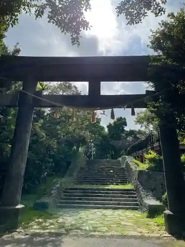 世持神社の鳥居