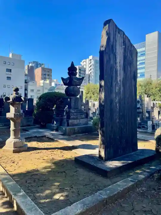 本立寺の{uncategorized: "未分類", other: "その他", undefined: "問題あり", building: "その他建物", grave: "お墓", sacred_gate: "鳥居", guardian: "狛犬", statue: "像", buddha: "仏像", history: "歴史", nature: "自然", garden: "庭園", animal: "動物", pagoda: "塔", temizu: "手水舎", mountain_gate: "山門・神門", sanctuary: "本殿・本堂", subordinate: "末社・摂社", art: "芸術", scenery: "景色", jizo: "地蔵", ema: "絵馬", goshuin: "御朱印", omikuji: "おみくじ", items: "授与品その他", amulet: "お守り", goshuincho: "御朱印帳", eats: "食事", festival: "お祭り", votive_dance: "神楽", shichigosan: "七五三参", wedding: "結婚式", experience: "体験その他", initially: "初詣", around: "周辺", anti_infection: "感染症対策"}