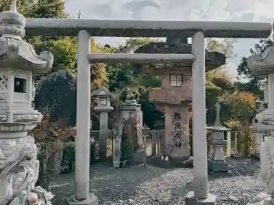 金巻明神の{uncategorized: "未分類", other: "その他", undefined: "問題あり", building: "その他建物", grave: "お墓", sacred_gate: "鳥居", guardian: "狛犬", statue: "像", buddha: "仏像", history: "歴史", nature: "自然", garden: "庭園", animal: "動物", pagoda: "塔", temizu: "手水舎", mountain_gate: "山門・神門", sanctuary: "本殿・本堂", subordinate: "末社・摂社", art: "芸術", scenery: "景色", jizo: "地蔵", ema: "絵馬", goshuin: "御朱印", omikuji: "おみくじ", items: "授与品その他", amulet: "お守り", goshuincho: "御朱印帳", eats: "食事", festival: "お祭り", votive_dance: "神楽", shichigosan: "七五三参", wedding: "結婚式", experience: "体験その他", initially: "初詣", around: "周辺", anti_infection: "感染症対策"}