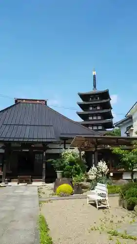 観世寺の本殿・本堂