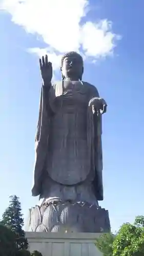 東本願寺本廟 牛久浄苑（牛久大仏）の仏像