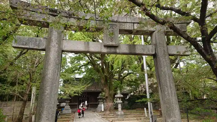 鳥飼八幡宮の鳥居