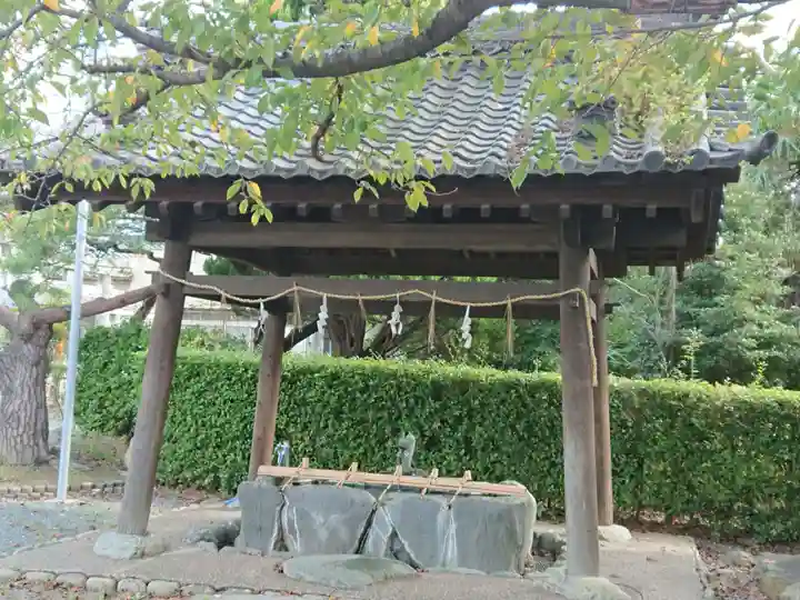 豊麻神社の手水舎