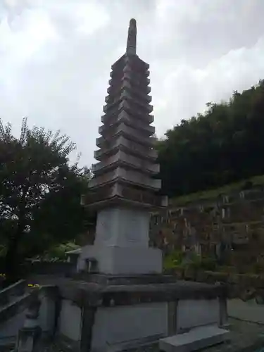 瀧泉寺の塔