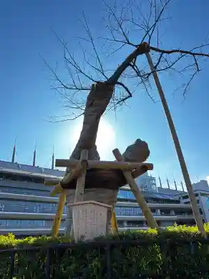 東京競馬場馬頭観音の{uncategorized: "未分類", other: "その他", undefined: "問題あり", building: "その他建物", grave: "お墓", sacred_gate: "鳥居", guardian: "狛犬", statue: "像", buddha: "仏像", history: "歴史", nature: "自然", garden: "庭園", animal: "動物", pagoda: "塔", temizu: "手水舎", mountain_gate: "山門・神門", sanctuary: "本殿・本堂", subordinate: "末社・摂社", art: "芸術", scenery: "景色", jizo: "地蔵", ema: "絵馬", goshuin: "御朱印", omikuji: "おみくじ", items: "授与品その他", amulet: "お守り", goshuincho: "御朱印帳", eats: "食事", festival: "お祭り", votive_dance: "神楽", shichigosan: "七五三参", wedding: "結婚式", experience: "体験その他", initially: "初詣", around: "周辺", anti_infection: "感染症対策"}