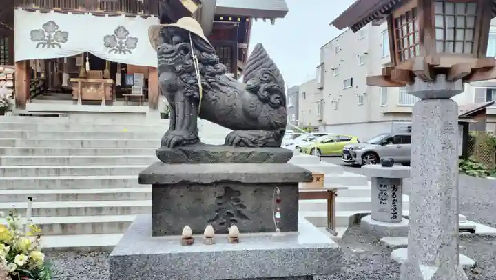 札幌諏訪神社の狛犬