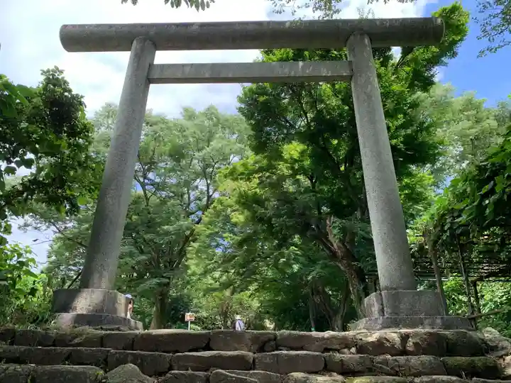 新田神社の鳥居