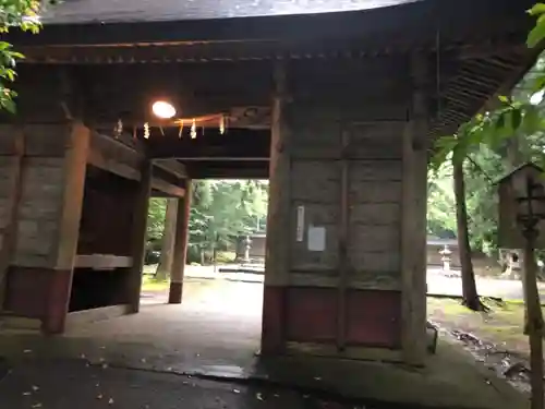 若狭彦神社（上社）の山門