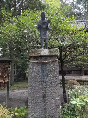 報徳二宮神社の像