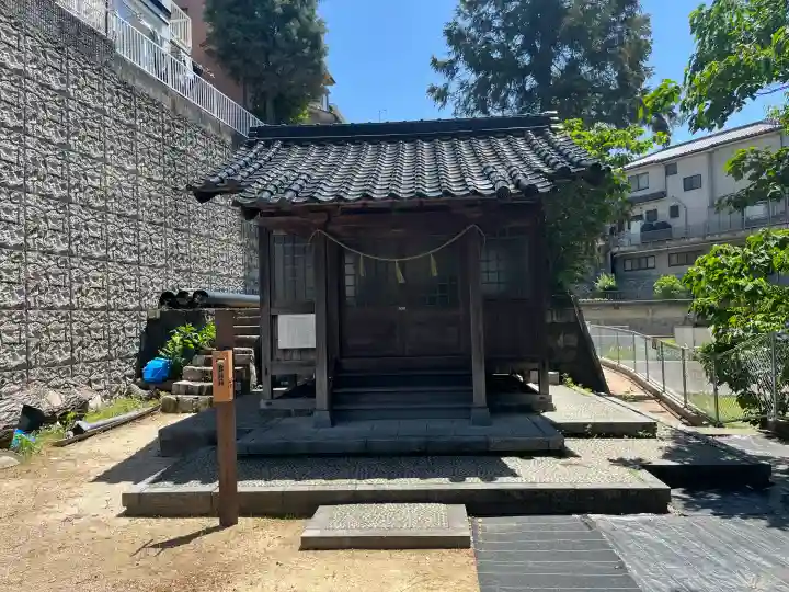 稲生神社の{uncategorized: "未分類", other: "その他", undefined: "問題あり", building: "その他建物", grave: "お墓", sacred_gate: "鳥居", guardian: "狛犬", statue: "像", buddha: "仏像", history: "歴史", nature: "自然", garden: "庭園", animal: "動物", pagoda: "塔", temizu: "手水舎", mountain_gate: "山門・神門", sanctuary: "本殿・本堂", subordinate: "末社・摂社", art: "芸術", scenery: "景色", jizo: "地蔵", ema: "絵馬", goshuin: "御朱印", omikuji: "おみくじ", items: "授与品その他", amulet: "お守り", goshuincho: "御朱印帳", eats: "食事", festival: "お祭り", votive_dance: "神楽", shichigosan: "七五三参", wedding: "結婚式", experience: "体験その他", initially: "初詣", around: "周辺", anti_infection: "感染症対策"}