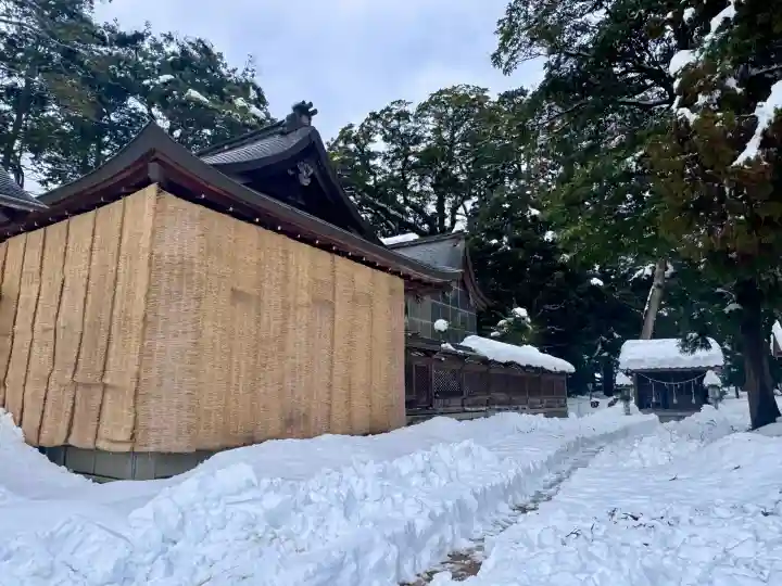大宮賣神社の{uncategorized: "未分類", other: "その他", undefined: "問題あり", building: "その他建物", grave: "お墓", sacred_gate: "鳥居", guardian: "狛犬", statue: "像", buddha: "仏像", history: "歴史", nature: "自然", garden: "庭園", animal: "動物", pagoda: "塔", temizu: "手水舎", mountain_gate: "山門・神門", sanctuary: "本殿・本堂", subordinate: "末社・摂社", art: "芸術", scenery: "景色", jizo: "地蔵", ema: "絵馬", goshuin: "御朱印", omikuji: "おみくじ", items: "授与品その他", amulet: "お守り", goshuincho: "御朱印帳", eats: "食事", festival: "お祭り", votive_dance: "神楽", shichigosan: "七五三参", wedding: "結婚式", experience: "体験その他", initially: "初詣", around: "周辺", anti_infection: "感染症対策"}