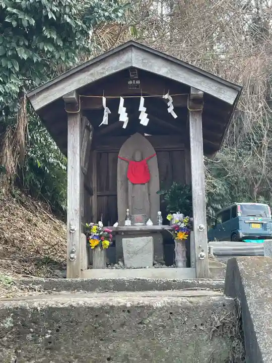 延命地蔵尊の{uncategorized: "未分類", other: "その他", undefined: "問題あり", building: "その他建物", grave: "お墓", sacred_gate: "鳥居", guardian: "狛犬", statue: "像", buddha: "仏像", history: "歴史", nature: "自然", garden: "庭園", animal: "動物", pagoda: "塔", temizu: "手水舎", mountain_gate: "山門・神門", sanctuary: "本殿・本堂", subordinate: "末社・摂社", art: "芸術", scenery: "景色", jizo: "地蔵", ema: "絵馬", goshuin: "御朱印", omikuji: "おみくじ", items: "授与品その他", amulet: "お守り", goshuincho: "御朱印帳", eats: "食事", festival: "お祭り", votive_dance: "神楽", shichigosan: "七五三参", wedding: "結婚式", experience: "体験その他", initially: "初詣", around: "周辺", anti_infection: "感染症対策"}