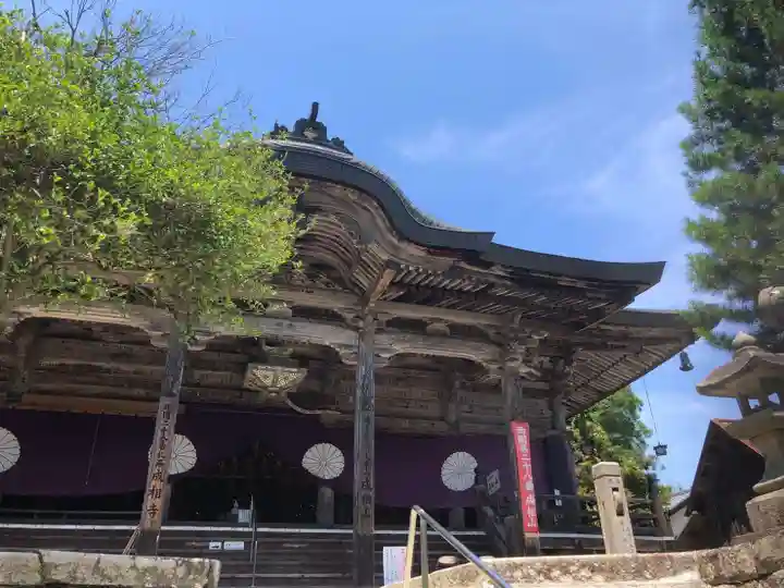 成相寺の本殿・本堂