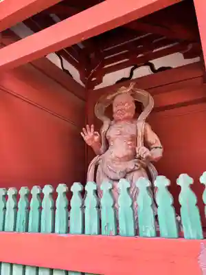 岩舟山高勝寺の像