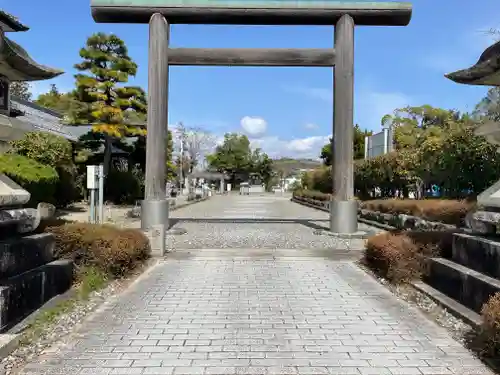 滋賀県護国神社の鳥居