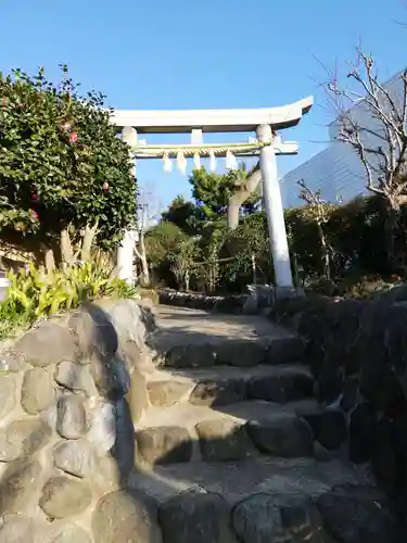 横浜御嶽神社の鳥居