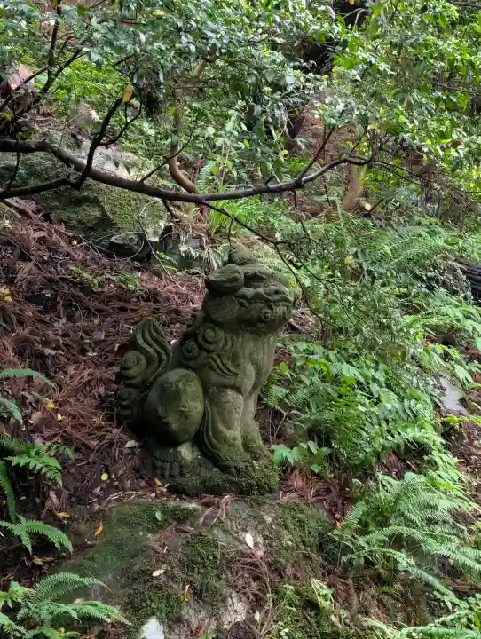 白山比咩神社の{uncategorized: "未分類", other: "その他", undefined: "問題あり", building: "その他建物", grave: "お墓", sacred_gate: "鳥居", guardian: "狛犬", statue: "像", buddha: "仏像", history: "歴史", nature: "自然", garden: "庭園", animal: "動物", pagoda: "塔", temizu: "手水舎", mountain_gate: "山門・神門", sanctuary: "本殿・本堂", subordinate: "末社・摂社", art: "芸術", scenery: "景色", jizo: "地蔵", ema: "絵馬", goshuin: "御朱印", omikuji: "おみくじ", items: "授与品その他", amulet: "お守り", goshuincho: "御朱印帳", eats: "食事", festival: "お祭り", votive_dance: "神楽", shichigosan: "七五三参", wedding: "結婚式", experience: "体験その他", initially: "初詣", around: "周辺", anti_infection: "感染症対策"}
