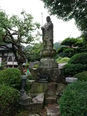 萬松寺の像
