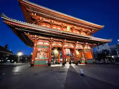 浅草寺の山門・神門