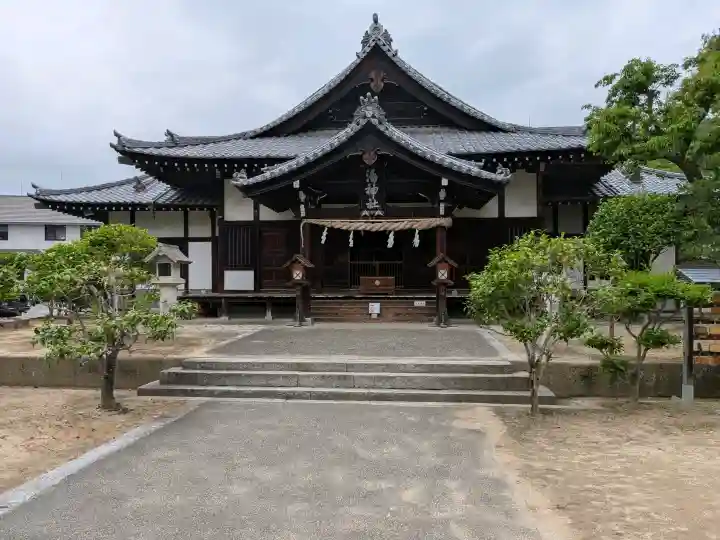 湯神社の{uncategorized: "未分類", other: "その他", undefined: "問題あり", building: "その他建物", grave: "お墓", sacred_gate: "鳥居", guardian: "狛犬", statue: "像", buddha: "仏像", history: "歴史", nature: "自然", garden: "庭園", animal: "動物", pagoda: "塔", temizu: "手水舎", mountain_gate: "山門・神門", sanctuary: "本殿・本堂", subordinate: "末社・摂社", art: "芸術", scenery: "景色", jizo: "地蔵", ema: "絵馬", goshuin: "御朱印", omikuji: "おみくじ", items: "授与品その他", amulet: "お守り", goshuincho: "御朱印帳", eats: "食事", festival: "お祭り", votive_dance: "神楽", shichigosan: "七五三参", wedding: "結婚式", experience: "体験その他", initially: "初詣", around: "周辺", anti_infection: "感染症対策"}