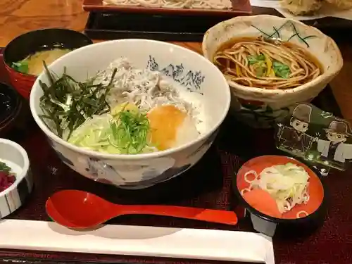 鶴岡八幡宮の周辺