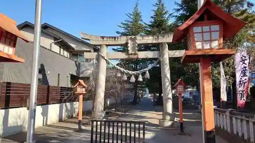 草加神社の鳥居