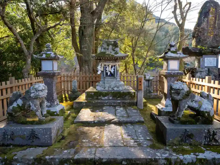武雄神社の{uncategorized: "未分類", other: "その他", undefined: "問題あり", building: "その他建物", grave: "お墓", sacred_gate: "鳥居", guardian: "狛犬", statue: "像", buddha: "仏像", history: "歴史", nature: "自然", garden: "庭園", animal: "動物", pagoda: "塔", temizu: "手水舎", mountain_gate: "山門・神門", sanctuary: "本殿・本堂", subordinate: "末社・摂社", art: "芸術", scenery: "景色", jizo: "地蔵", ema: "絵馬", goshuin: "御朱印", omikuji: "おみくじ", items: "授与品その他", amulet: "お守り", goshuincho: "御朱印帳", eats: "食事", festival: "お祭り", votive_dance: "神楽", shichigosan: "七五三参", wedding: "結婚式", experience: "体験その他", initially: "初詣", around: "周辺", anti_infection: "感染症対策"}