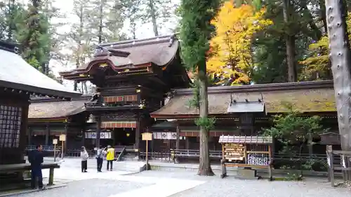 諏訪大社下社春宮の本殿・本堂